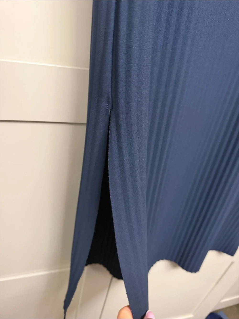 Aritzia Babaton SMALL Navy Sleeveless Pleated Midi Dress